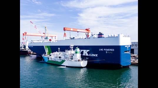 On October 20, the Central LNG-owned LNG bunkering vessel Kaguya supplied LNG to Sakura Leader, an LNG-fueled pure car and truck carrier - Image Credit: Central LNG Marine Fuel Japan Corporation