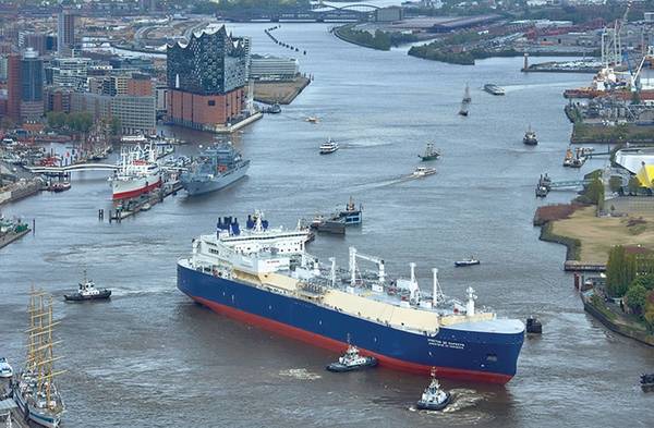 Arctic Firsts: Arc 7 LNG carriers, including the Risunok and the ice-breaking Christophe de Margerie (pictured here). (Photo Courtesy: Yamal LNG and Sovcomflot)
