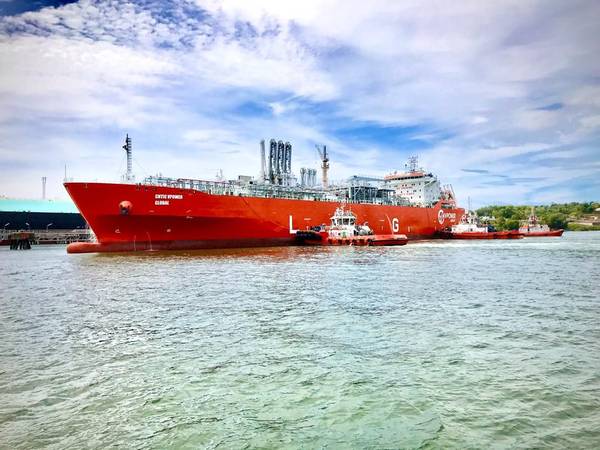The CNTIC VPower Global vessel during its first loading at PETRONAS LNG Complex, Bintulu - Credit: Petronas