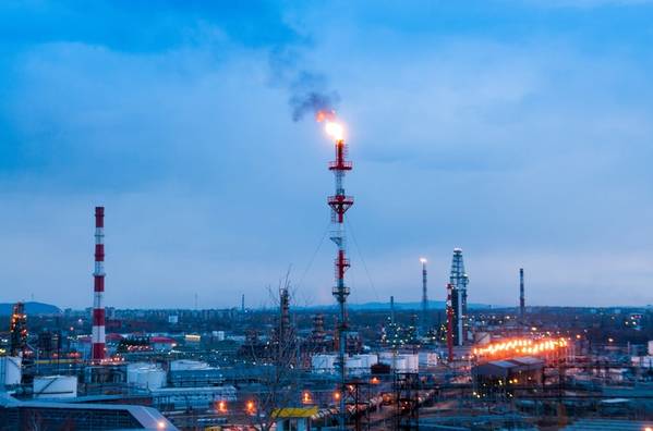 View of the Komsomolsk oil refinery - Beliakina Ekaterina/AdobeStock
