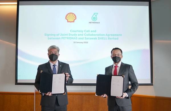 Signing the agreement on behalf of Petronas was its Executive Vice President and Chief Executive Officer of Upstream, Adif Zulkifli, while Shell was represented by its Malaysia Chairman and Senior Vice President of Upstream Malaysia, Ivan Tan.   Credit: Petronas