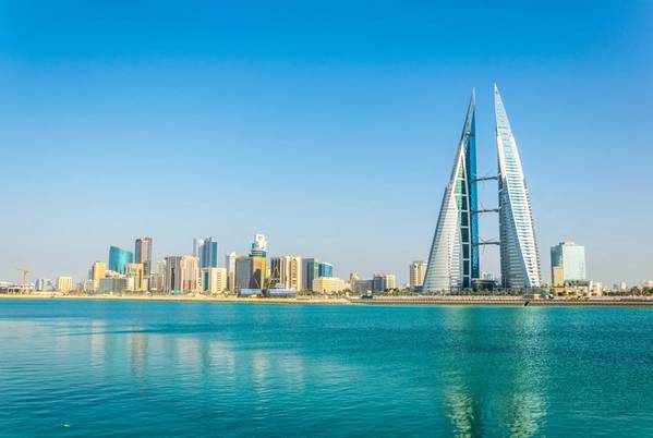 Skyline of Manama dominated by the World trade Center building, Bahrain/ ©dudlajzov/AdobeStock