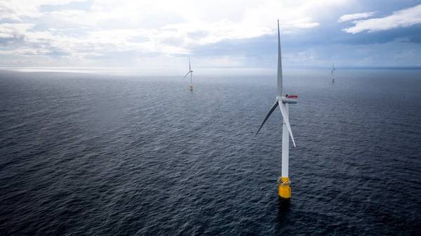 Hywind Scotland floating offshore wind turbines. (Photo: Øyvind Gravås / Woldcam - Equinor)