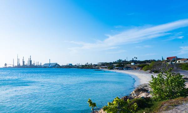 File Image: the idled Aruba refinery (AdobeStock / © Hans