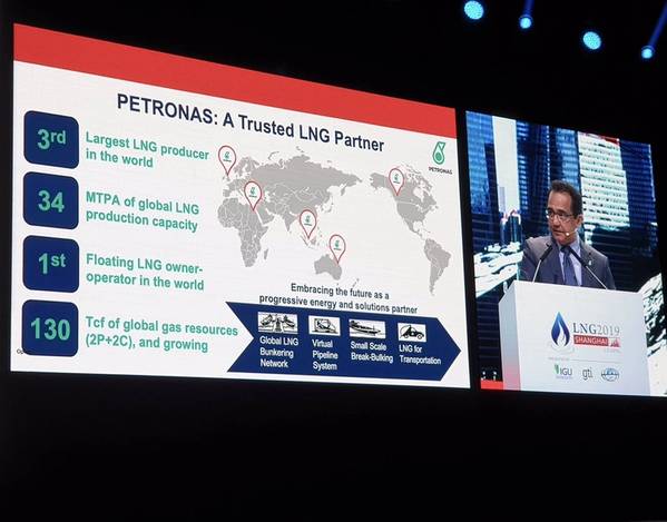 Wan Zulkiflee speaks at the LNG2019 conference in Shanghai (Photo: Petronas)