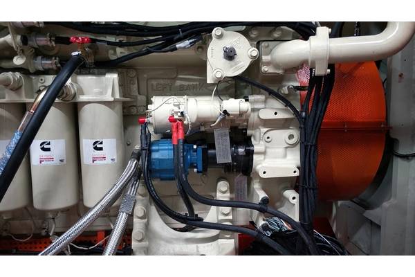 IPU Hydraulic Starter Device Mounted on left side of flywheel housing. (Photo courtesy Cummins/Haig-Brown)