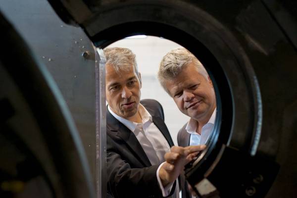 Kongsberg Ferrotech technical manager Torgeir Bræin and CEO Christopher Carlsen. Photo from Kongsberg Ferrotech.
