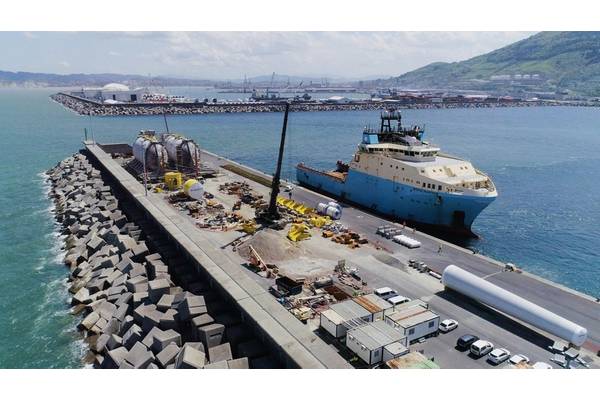 Maersk Supply Service used the Maersk Mariner to install six mooring lines (hybrid lines of chain and fiber rope) and six drag anchors for the DemoSATH floating wind project. (Photo: Maersk Supply Service)