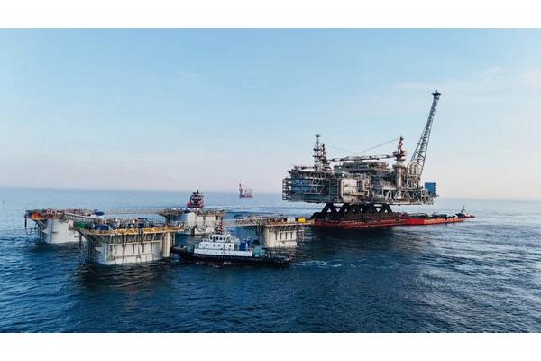 Scarborough FPU floatover operation (Credit Woodside Energy)