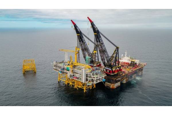 All the pieces of the platform puzzle were lifted in place by the heavy-lift vessel Thialf. (Photo Woldcam - Roar Lindefjeld  Bo Randulff  Statoil)