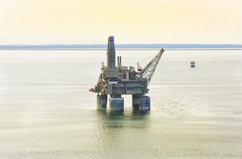 Sakhalin Energy Shuts Largest Offshore Platform for Maintenance